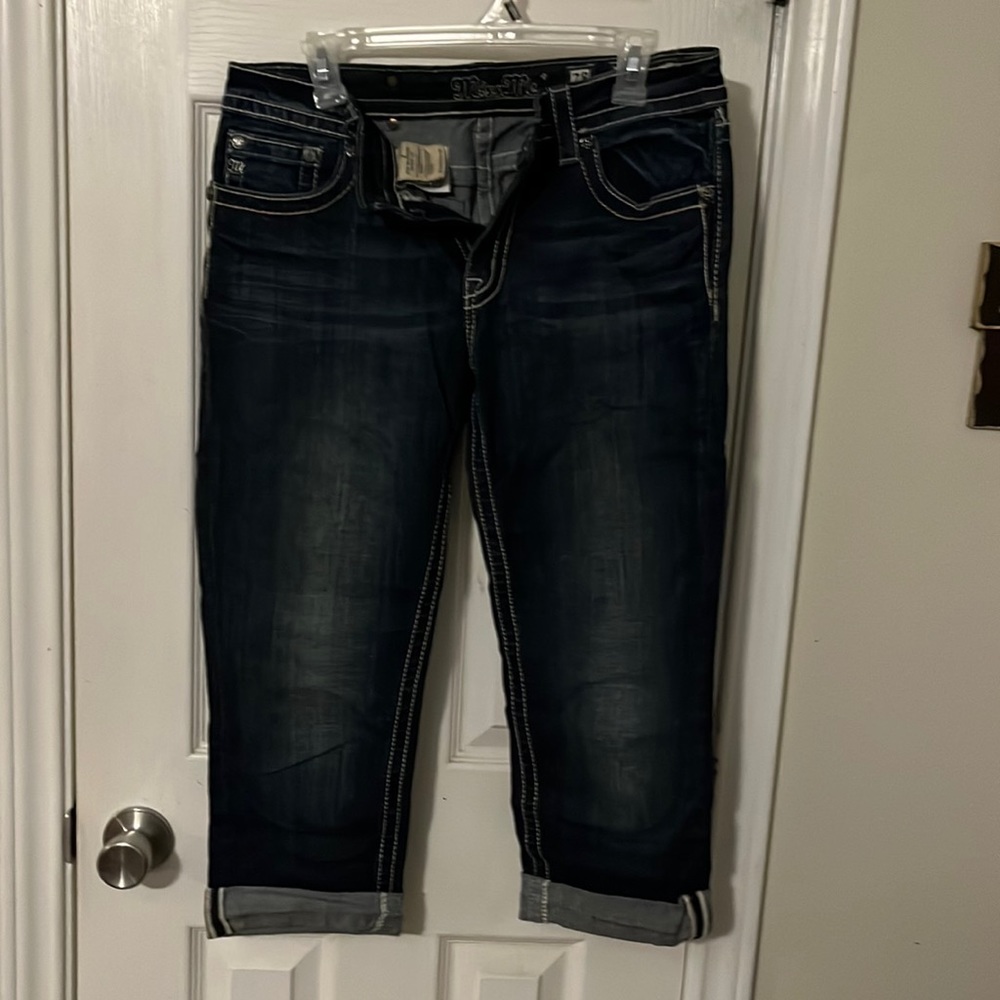 Miss me capris. Like new. No rips or tears size 28 “boyfriend”
